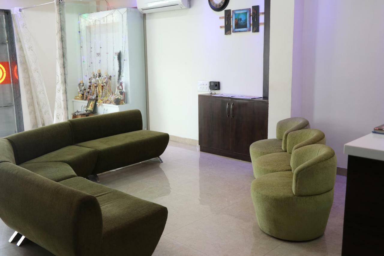 Отель S.R. Residency Zirakpur Экстерьер фото