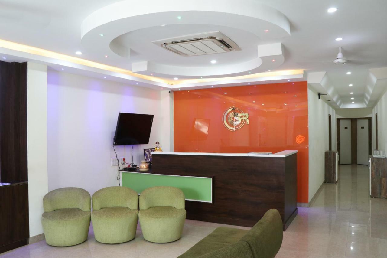 Отель S.R. Residency Zirakpur Экстерьер фото
